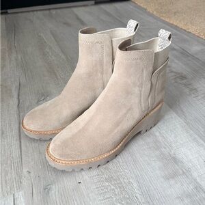 Dolce Vita Huey Almond Suede Leather Ankle Boots Size 7.5